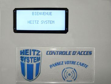 Borne d'acc�s au parking